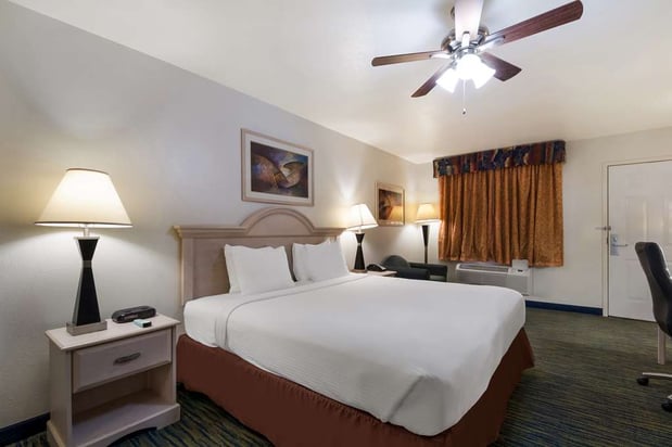 Images SureStay by Best Western Falfurrias