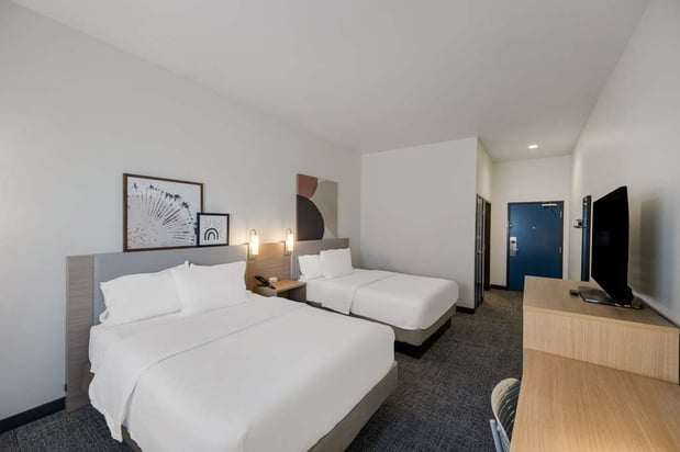 Images Spark by Hilton Midland South