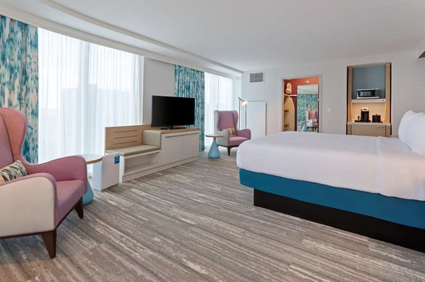 Images Hilton Garden Inn Boston Brookline