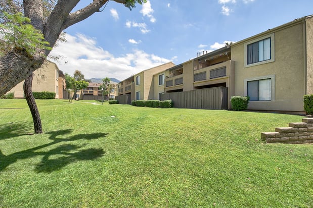 Images Highland Meadows Apartments