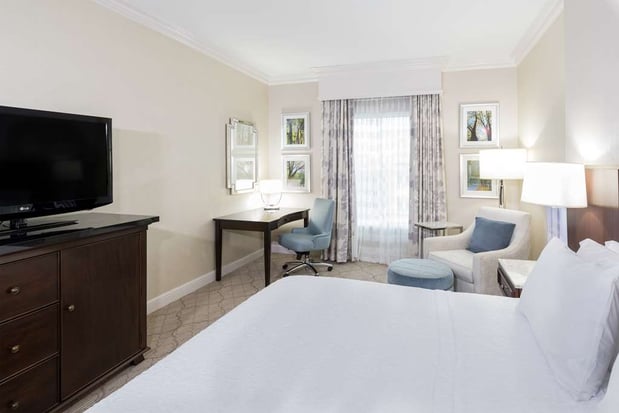 Images Hampton Inn & Suites Charlotte/SouthPark at Phillips Place