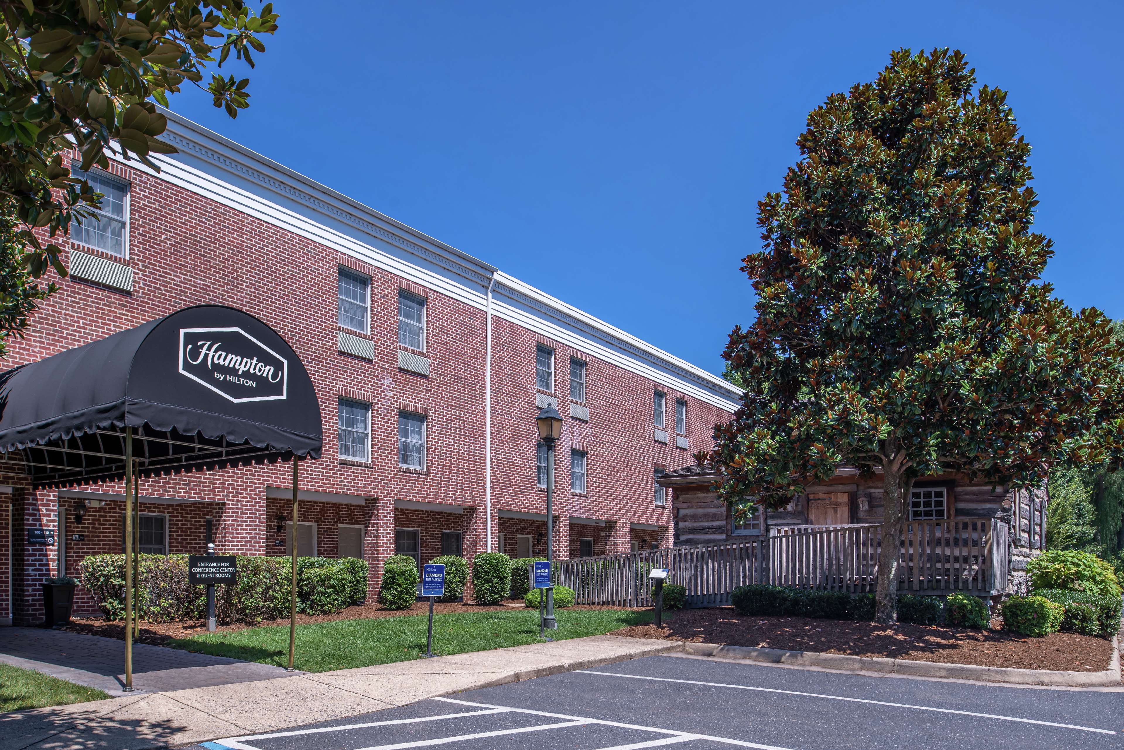 Hampton Inn Lexington-Historic District, 401 E. Nelson Street ...