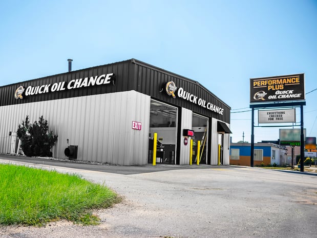 Images Performance Plus Quick Oil Change
