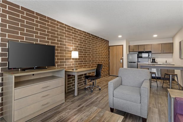 Images Executive Residency by Best Western Waterloo & Cedar Falls