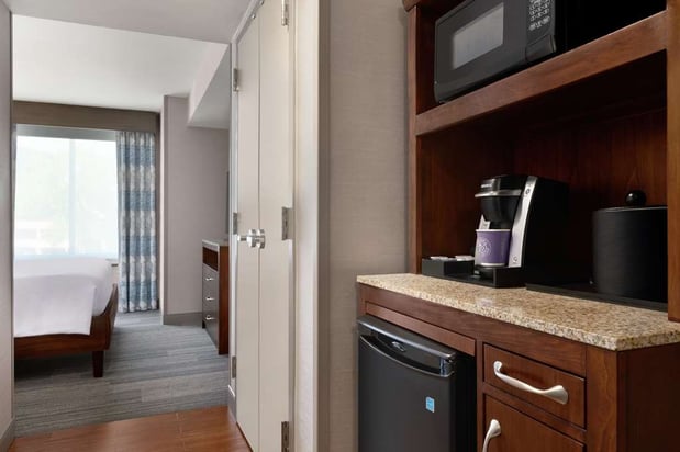 Images Hilton Garden Inn Stony Brook