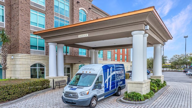 Images Holiday Inn Express & Suites Charleston Arpt-Conv Ctr Area by IHG