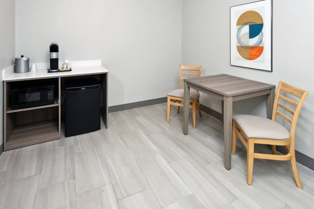 Images Holiday Inn Express Cleveland Airport - Brook Park by IHG