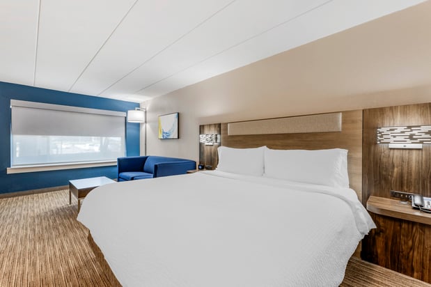 Images Holiday Inn Express Chicago-Downers Grove by IHG