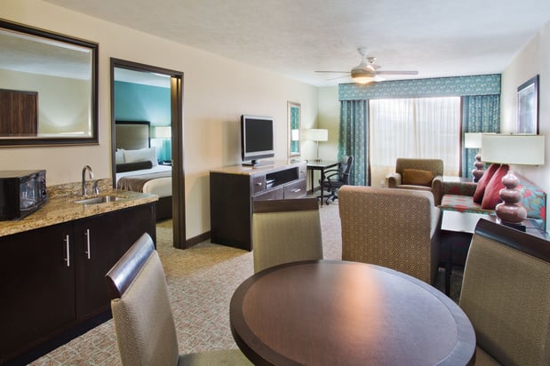 Images Crowne Plaza Anchorage-Midtown by IHG