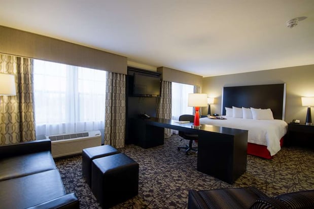Images Hampton Inn & Suites Roanoke Airport