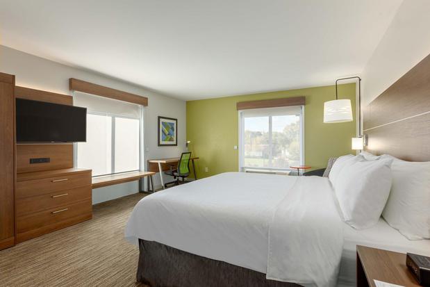 Images Holiday Inn Express & Suites Binghamton University-Vestal, an IHG Hotel