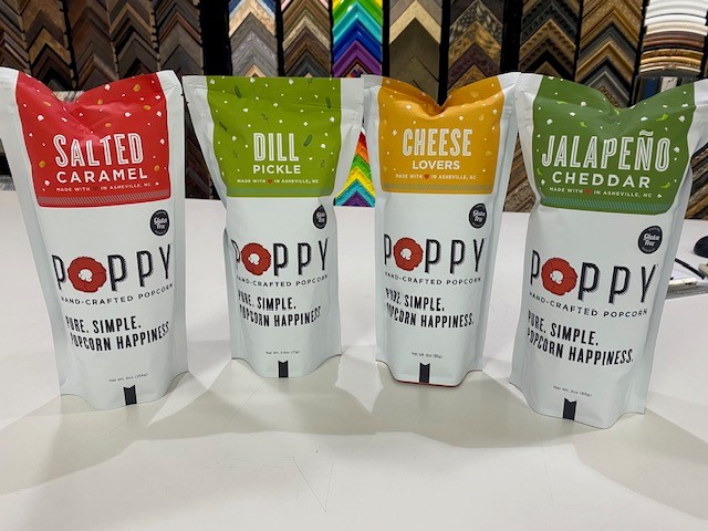 Summer is the perfect time to have a cool drink on the patio after work. Vital bicycle pint glasses are perfect for sipping your favorite beverage while reminiscing about your favorite bike trips.