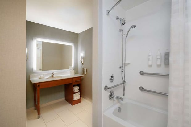 Images Homewood Suites by Hilton Gateway Hills Nashua