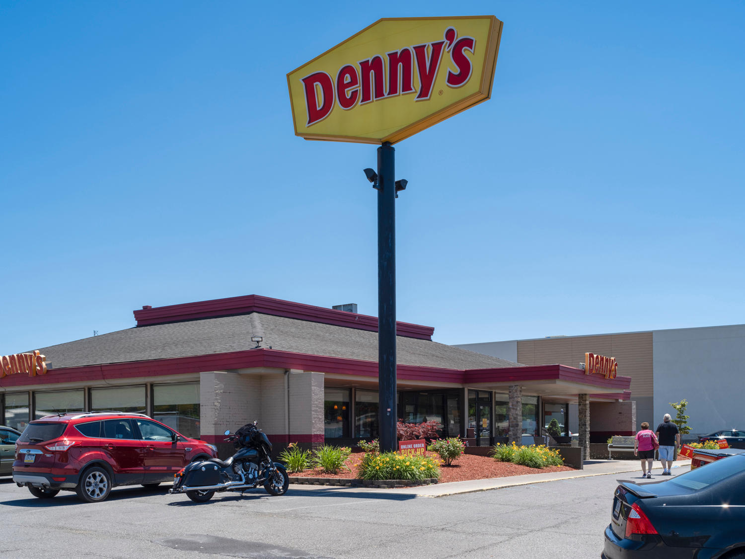 Denny's at Park Hills Plaza Shopping Center
