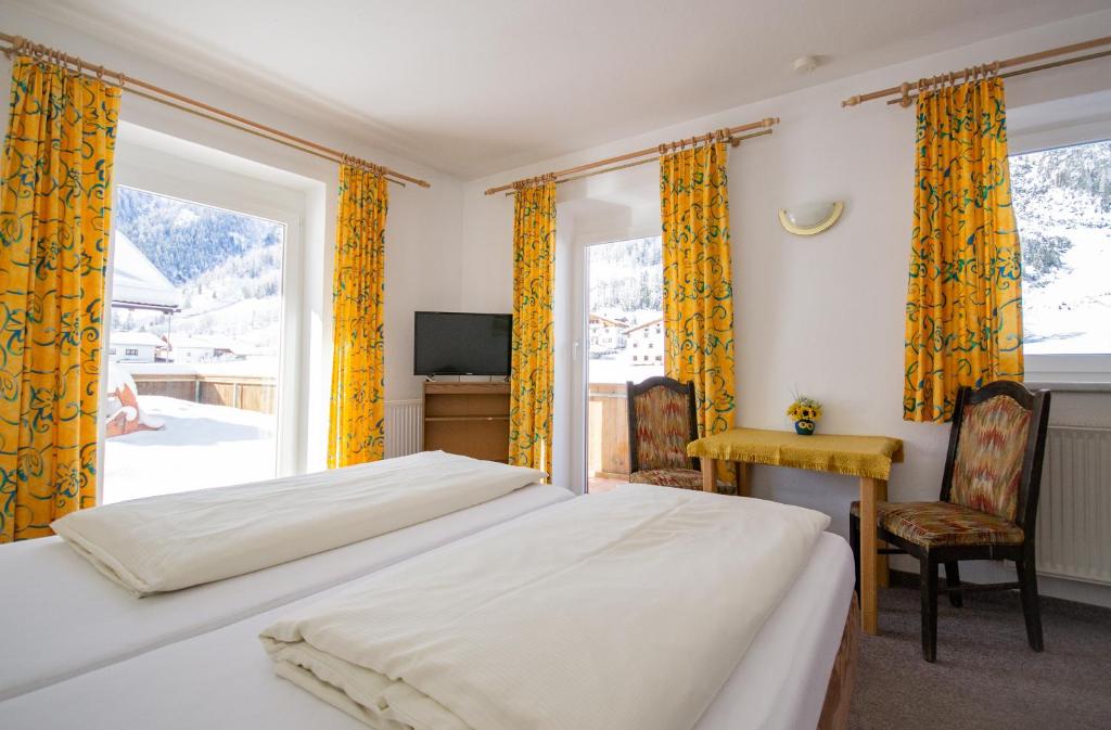 Gasthof Alpenrose & Pension Nina, Gschnitz 61 in Gschnitz