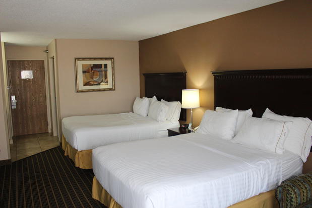 Images Holiday Inn Express & Suites Kansas City-Liberty (Hwy 152) by IHG
