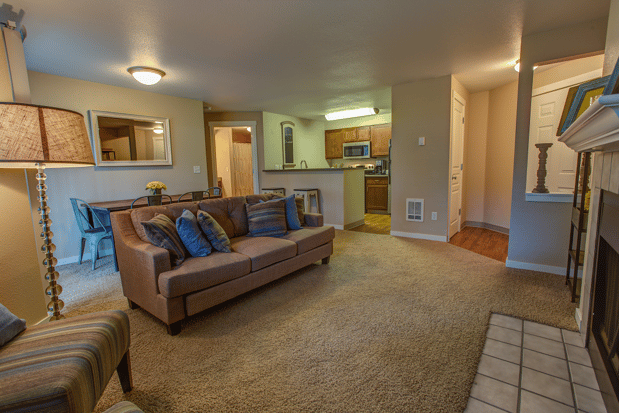 Images Commons at Avalon Park Apartments