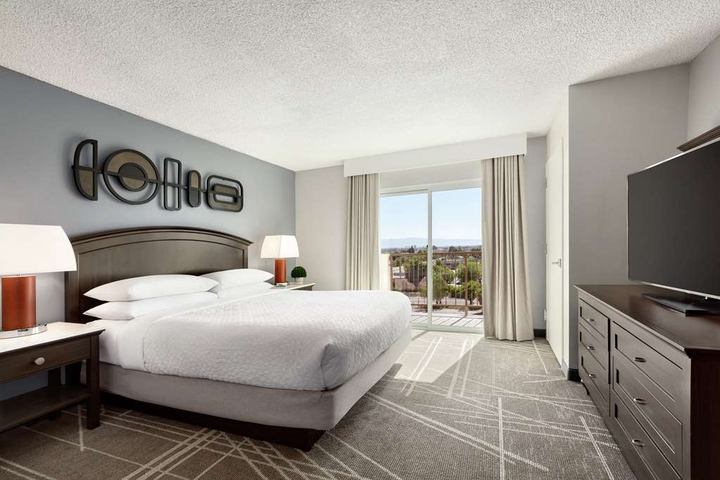 Guest room Embassy Suites by Hilton Milpitas Silicon Valley Milpitas (408)942-0400