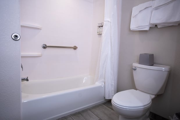 Images Holiday Inn Express Pembroke by IHG