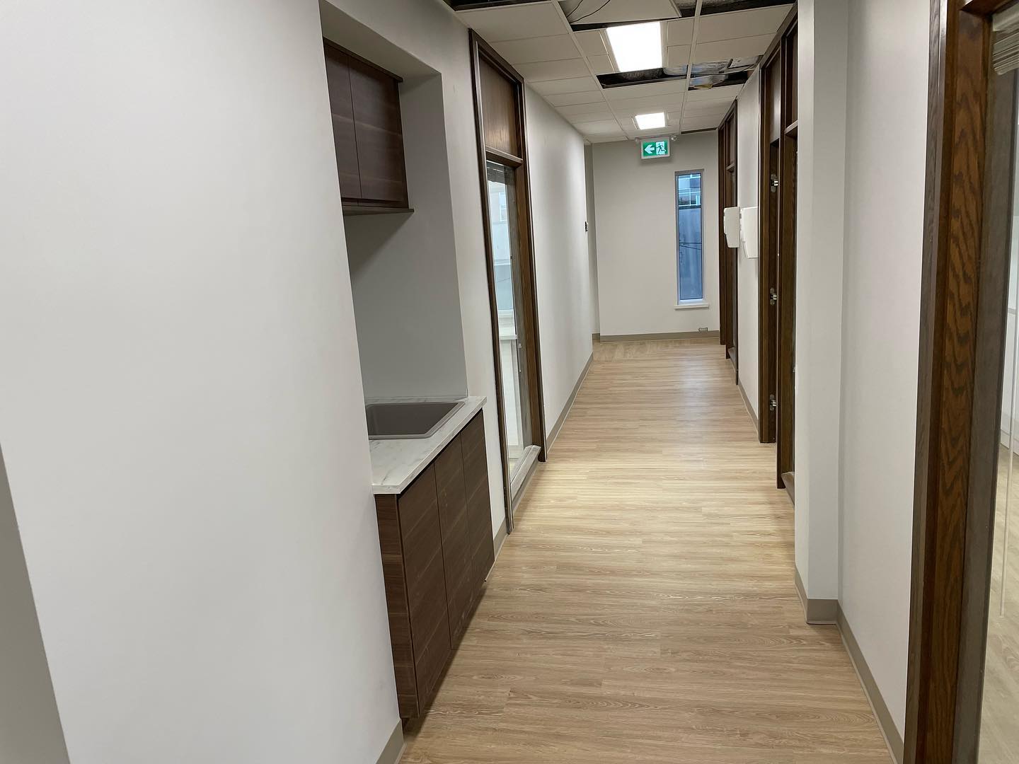 Images Centre de Spécialistes Dentaires Zeeba - Parodontie, Endodontie, Implant dentaire Longueuil