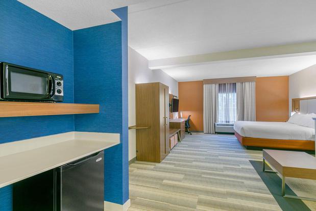 Images Holiday Inn Express & Suites Mount Arlington-Rockaway Area, an IHG Hotel