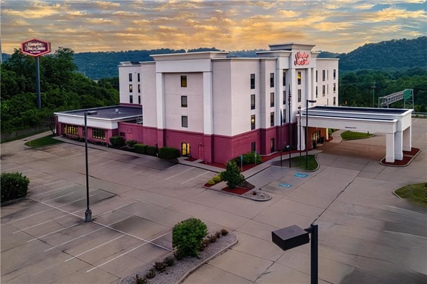 Images Hampton Inn & Suites Wilder