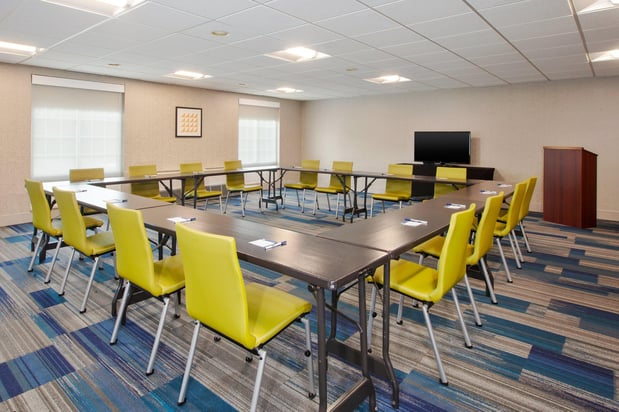 Images Holiday Inn Express & Suites Warrenton by IHG