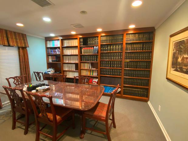 Images Collins/Moody & Company, PC, CPAs