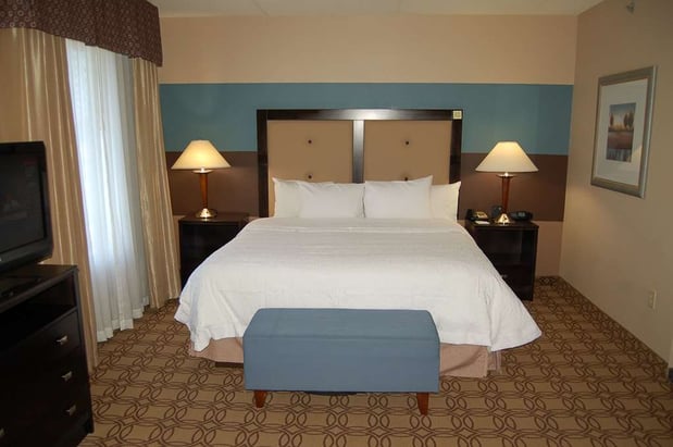 Images Hampton Inn & Suites Charlotte-Airport