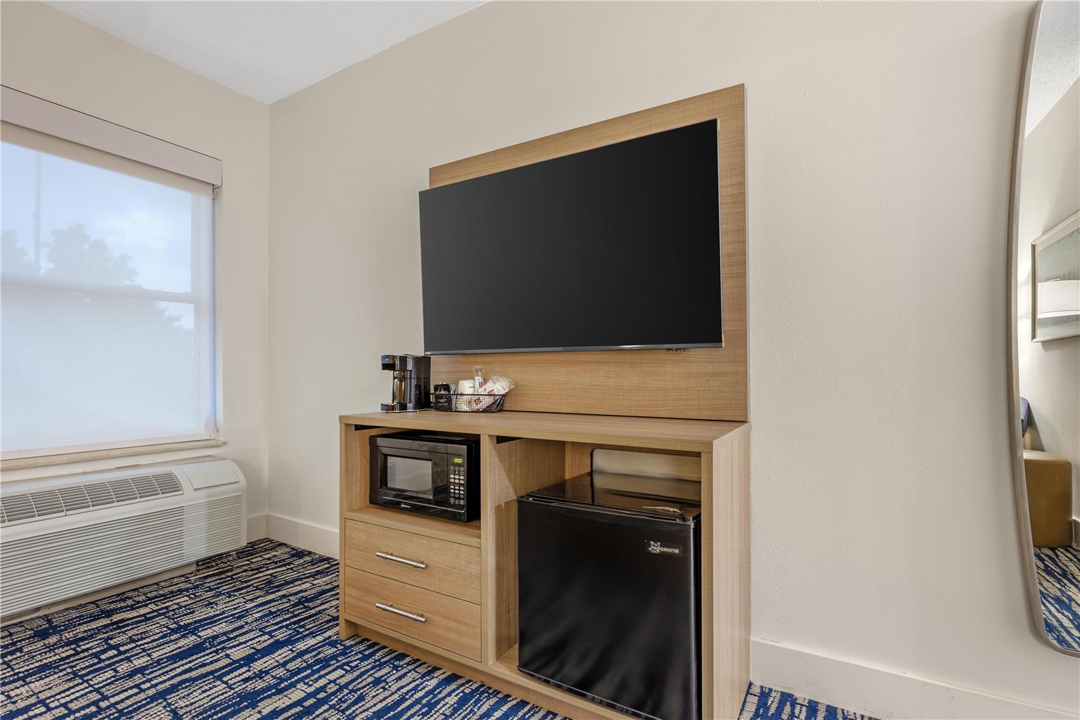 Queen Guest Room