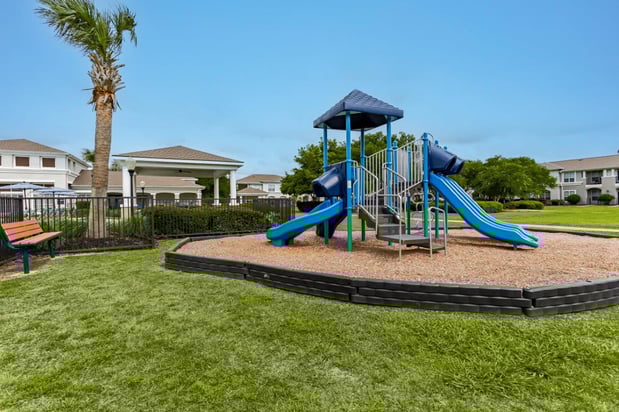 Images Chateau Des Lions Apartment Homes