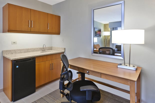 Images Holiday Inn & Suites Bolingbrook by IHG