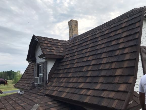 At Metro Steel Construction, we offer many types of services. From shakes to metal shingles, we got it all!