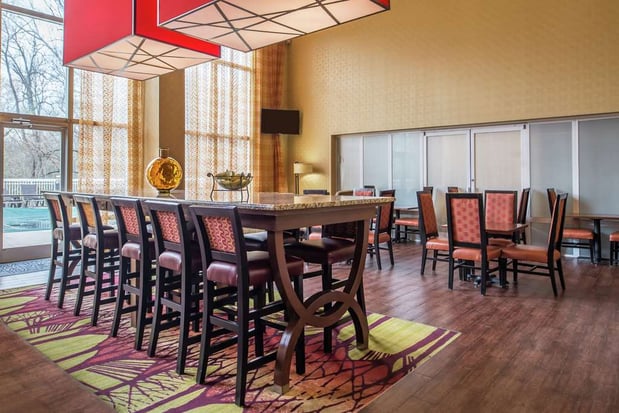 Images Hampton Inn & Suites Charlotte-Arrowood Rd.