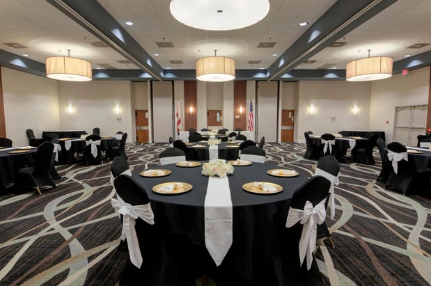 Images Holiday Inn St. Petersburg N- Clearwater by IHG