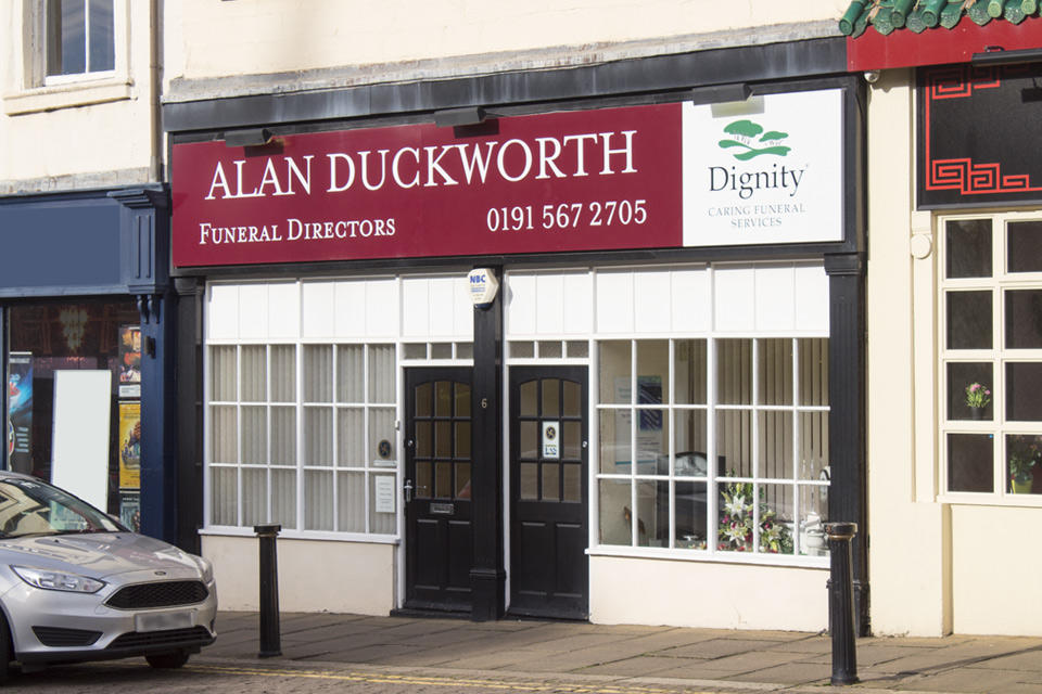 Images Closed - Alan Duckworth Funeral Directors