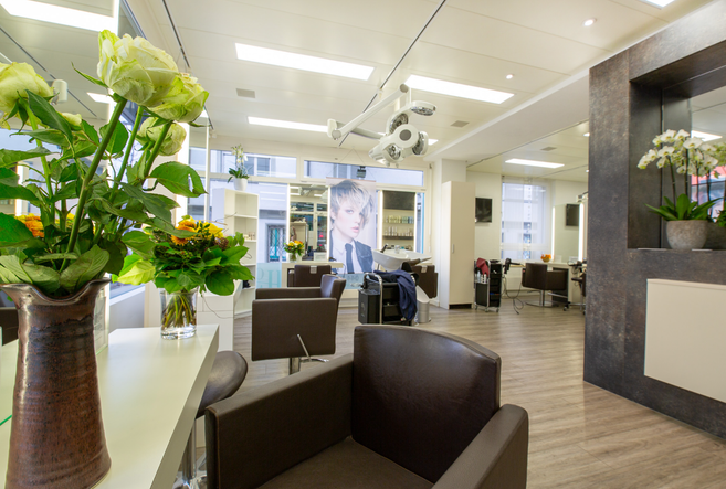 Corinnes Haarwelt, Strehlgasse 3 in Dübendorf