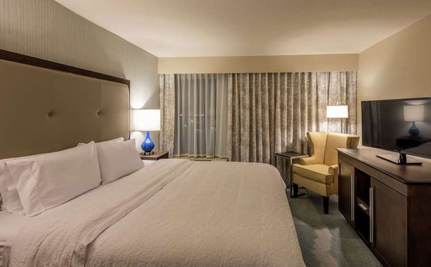 Images Hampton Inn & Suites Jackson Downtown-Coliseum
