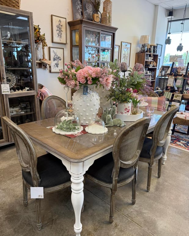 Images Miss Daisy's Home & Decor Co.