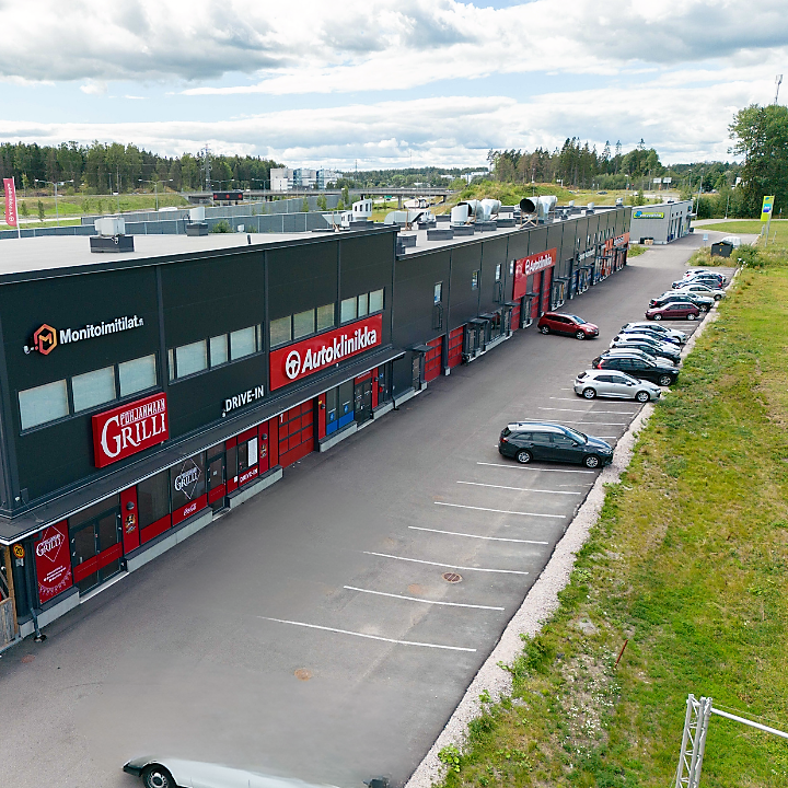 Images Autoklinikka Espoo Friisinmäki, kolarikorjaus ja tuulilasin vaihto