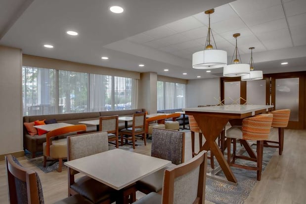 Images Hampton Inn Birmingham-Colonnade 280