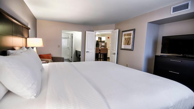Images Staybridge Suites Marquette by IHG