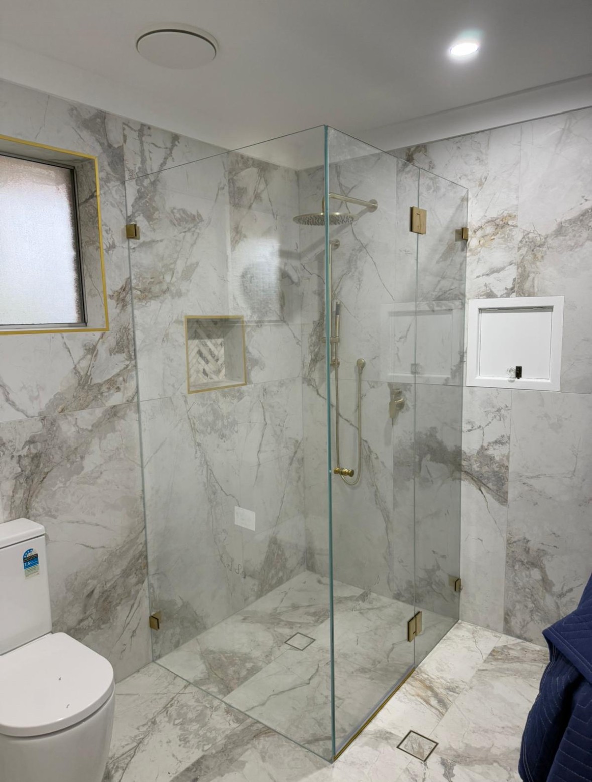 Images SAW Showerscreens