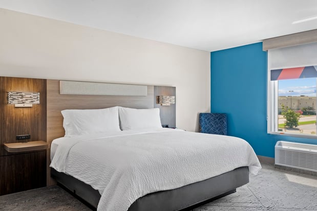 Images Holiday Inn Express & Suites Tulsa South Bixby by IHG