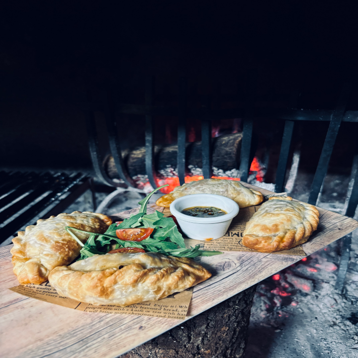 Images Tu Lugar Brasas y Tapas