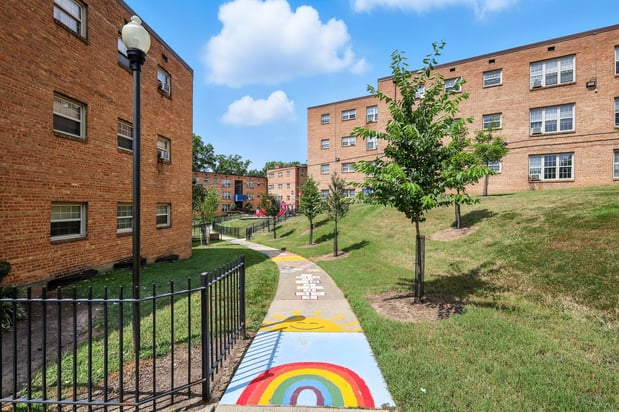 Images Huntwood Courts