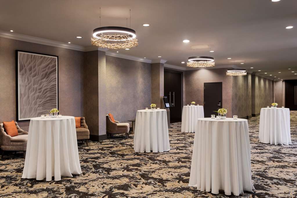 Images DoubleTree by Hilton Pointe Claire Montreal Airport West