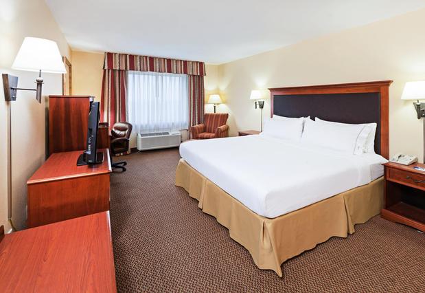 Images Holiday Inn Express & Suites Laredo-Event Center Area by IHG