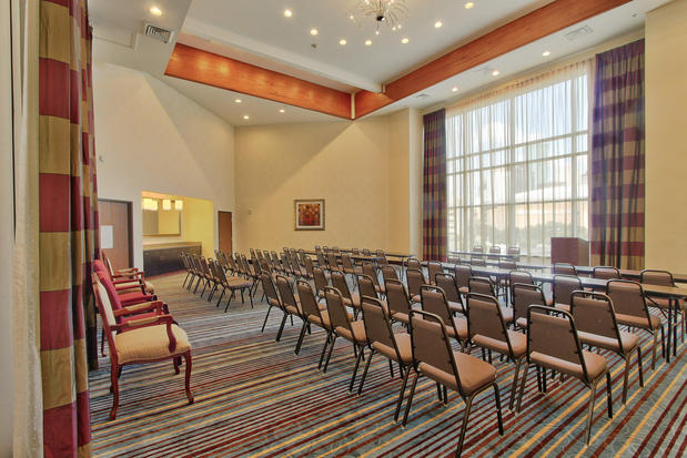 Images Holiday Inn Express & Suites Houston-Dwtn Conv Ctr by IHG