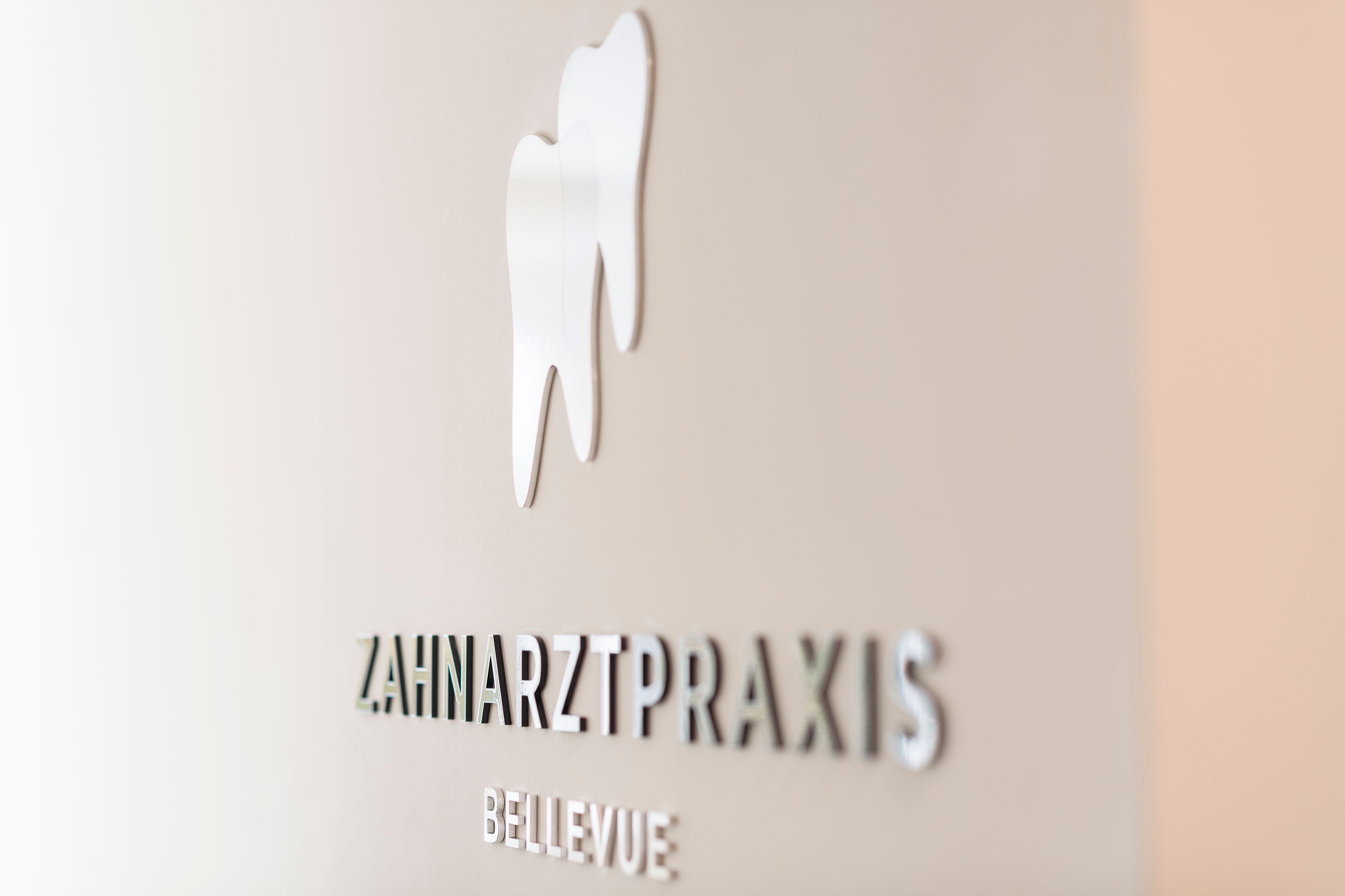 Bilder Zahnarztpraxis Bellevue AG